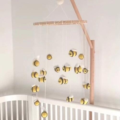 Baby Rattle Crib Mobile Toy Bed Bell Rotating Wind Chimes Hairball Bees Pendant Cot Hanging Decorations for Newborn