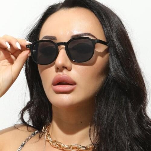 Fashion rectangle sunglasses women 2021 trendy Rivet sunglasses brand designer black gray red retro oculos de sol feminino uv400