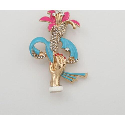 Hold Flower Drop glaze inlay diamond autumn and winter new sweater cardigan coat windbreaker fashion versatile Brooch