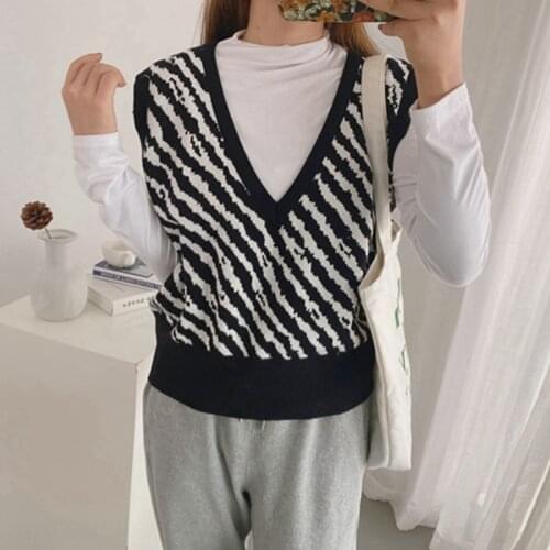 MASTGOU Spring Autumn V Neck Knitted Vest Womens Sweater Loose Sweater Vest Sleeveless Pullover Sweater