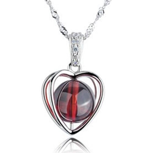 Exquisite Heart-shaped Zircon Crystal Necklace Romantic Small Pendant Necklace For Woman Flame Heart Gift Jewelry