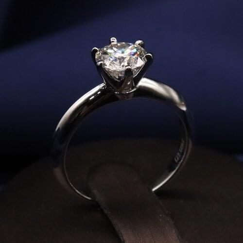 18K White Gold Ring Engagement Anniversary ring classic Design Moissanite Ring for Women