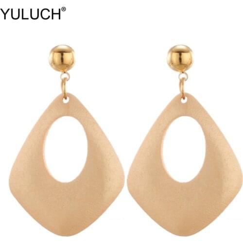 YULUCH 2019 Fashion Gold Big Wooden Chip Earings Popular Statement Stud Earrings For Women Lady Party Gifts Jewelry Accessories