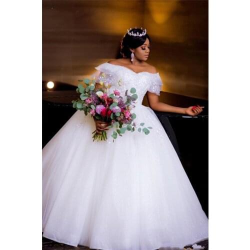 African Ball Gown Wedding Dresses Beaded Long Sleeevs Crystals Pearls Plus Size Saudi Arabian Dubai Bridal 2022