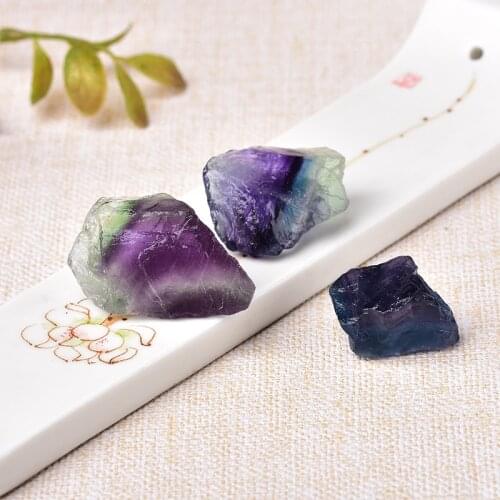 Natural Colorful Fluorite Crystal Stone Healing Quartz Ore Mineral Fluorite Fish Tank Ornaments Mineral Specimen Christmas Gift