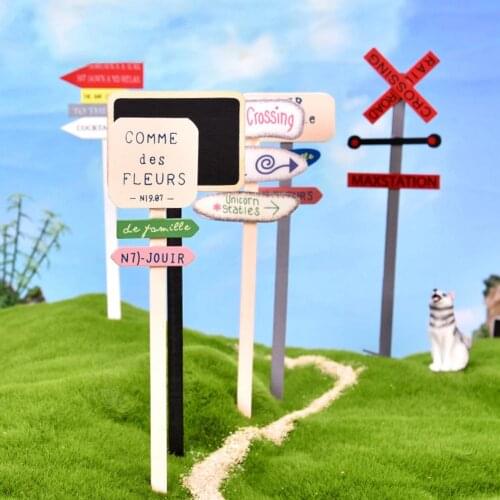 12Pcs Mini Wood Signpost Micro Landscape Ornaments Home Garden Bonsai Dollhouse Decor