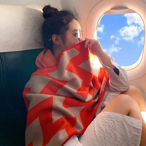 2019 autumn and winter scarf Korean version of the air-conditioned room shawl thickening wild diamond triangle cloak vest