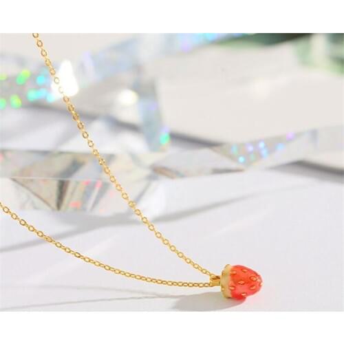 New Simple Creative Small Strawberry 925 Sterling Silver Jewelry Fruit Temperament Clavicle Chian Pendant Necklaces H458