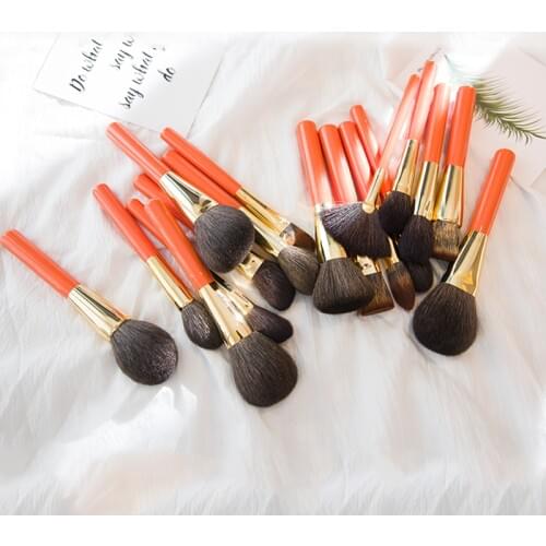 Professional Handmade Makeup Brushes Soft Blue Squirrel Goat Hair Face Powder Blush Foundation Contour Brush Make Up Brush