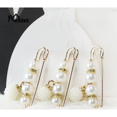 Meldel Girl Sweater Cardigan Female Jewelry Pearl White Flowers Cloth Brooch Pins Fashion Wedding Jewelry For Women Brooch Pins