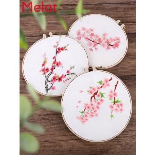 Hand embroidery round fan material package embroidery Suzhou embroidery beginner