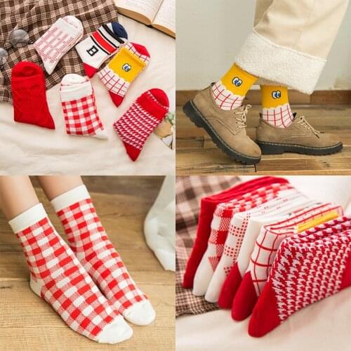 2020 Red Color Womens Fashion Casual Cotton Socks 1 Pair Korean Womens Fashion Female Socks EU 35-43 Size Socks Wholesale