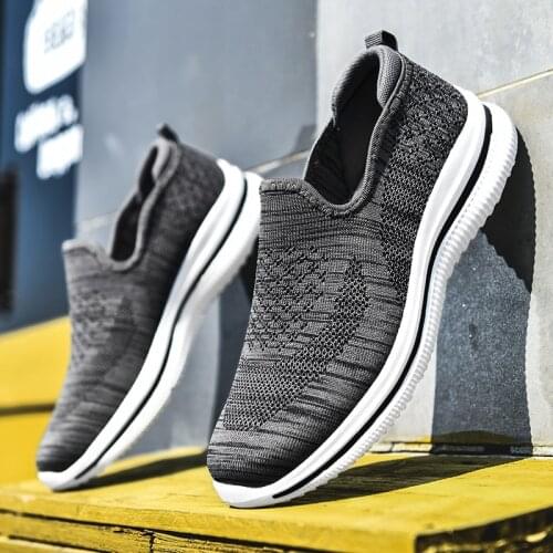 Summer Mesh Men Casual Shoes Lightweight Sneakers Men Fashion Slip on Mens Loafers Breathable Walking Shoes Zapatillas Hombre