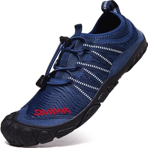 2020 New Men Daiwa Non-slip Fishing Shoes Breathable Climbing Shoes Wading Dawa Quick-Dry Outdoor Woman Beach Shoes Size 35-46