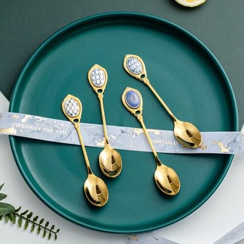 Coffee Stirring Spoon Stainless Steel Tea Spoon British Creative Embossed Gilded Dessert Spoons Coffee Utensil Kitchen Tableware