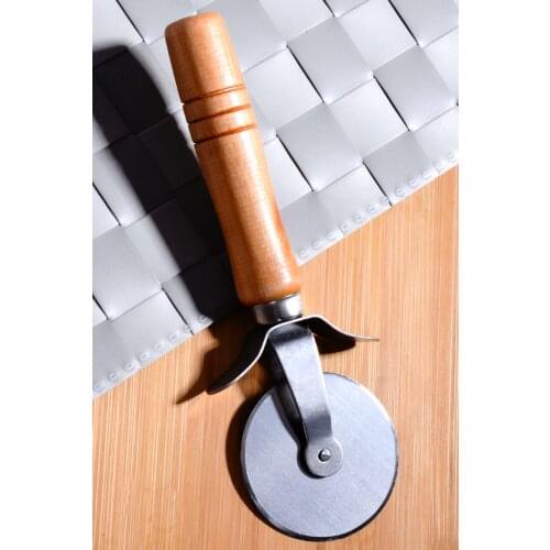 Sampurchase Bamboo Handle Pizza and Dough Cutter Roulette