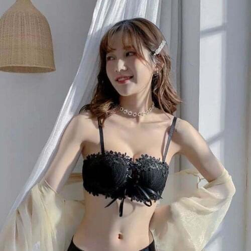 Japans fresh strapless strapless anti-slip gathered chest girl small chest underwear set no steel ring sexy lace adjusted bra