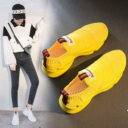 2021 New Stretch Sock Shoes Low-Top Flat Sports and Leisure Womens Shoes Flying Woven Breathable Travel Running Student Shoes