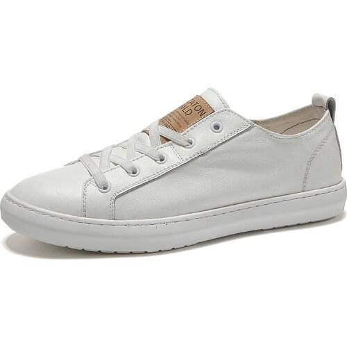 Spring new casual shoes mens sneakers trend breathable white shoes mens sports shoes low-top leather sneakers black white