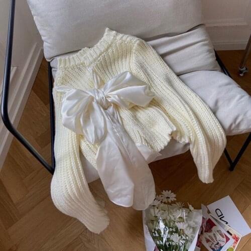 Net red and white sweater 2021 new womens autumn and winter loose outer design small crowd fried Street versatile top