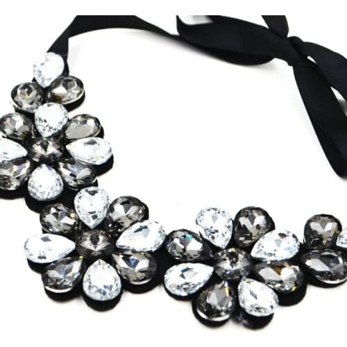 2020 New Crystal Jewelry 6 Colors Trendy collar Flower Bib Necklaces rhinestone Statement Necklaces & pendants For Woman