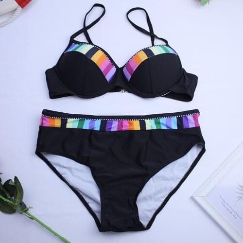 Geometric Pattern Gradient Color Stitching Seamless Lifting Chest Metal Buckle Bikini Womens Swimsuit 2-piece Set