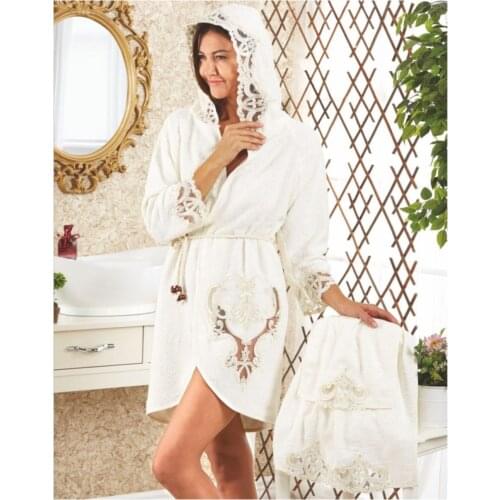 Bambu Havlu Fransız Dantelli Lüks Bayan Kadın Bornoz Takımı Set