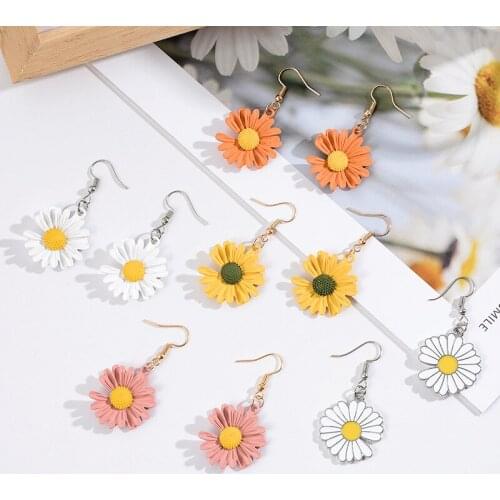 Do Dower Stud Earrings