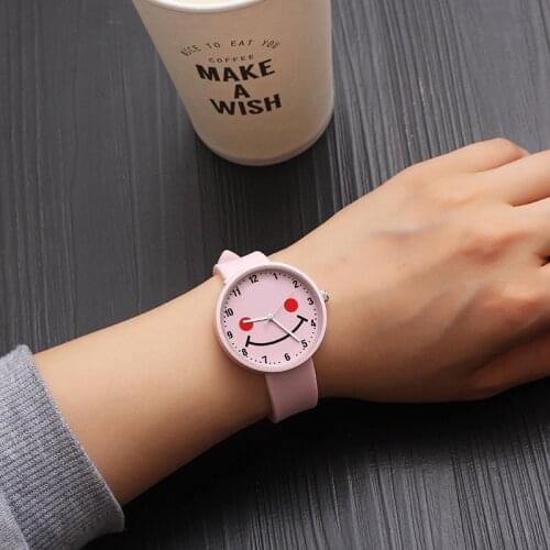 New Comfortable Childrens Watch Fashion Luxury Women Watches Youth Smile Teenage Girl Wristwatch Relogio Masculino Couple Clock