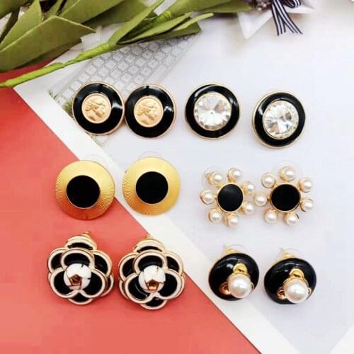 Black Earrings Stud Modern Women Geometric Pearls-Enamel Flower Plant