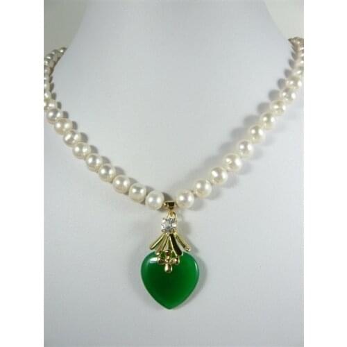Pretty 7-8mm white pearl +green heart jade pendant necklace