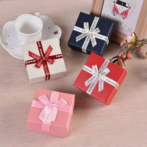 10Pcs/Lot Kraft Paper Candy Box Wedding Favors Gift Candy Boxes Home Party Birthday Supply Christmas Supplies Present Packaging