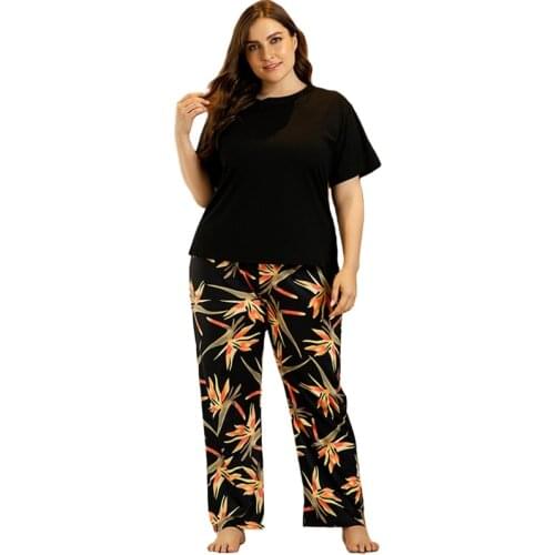 Women Plus Size Pajamas Short Sleeve Black T-shirt And Print Pants Home Wear Suit 4XL