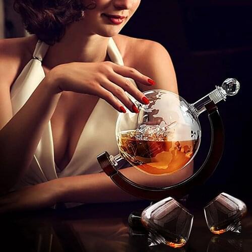 Globe Decanter Crystal Whiskey Glasses Hand-blown Lead Free Whisky Decanter Set With Globe Whiskey Carafe 2 Glasses Set