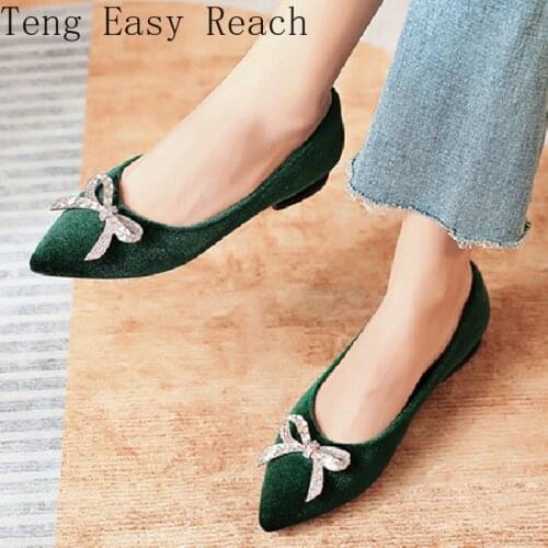 Women Casual Flat Shoes Spring Autumn Green Flats Loafer Women Shoes Slips Soft Pointed Toe Velvet Flats Dance Shoes Plus Size