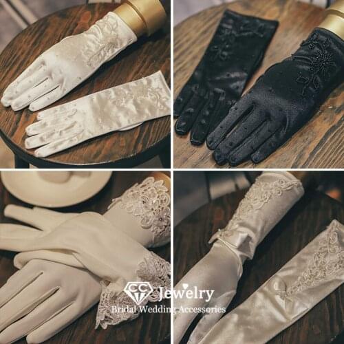 CC Wedding Gloves Women Accessory Engagement Jewelry Bridal Dress Stain Mittens Simple Design Appliqued Finger Gants Sale AN178