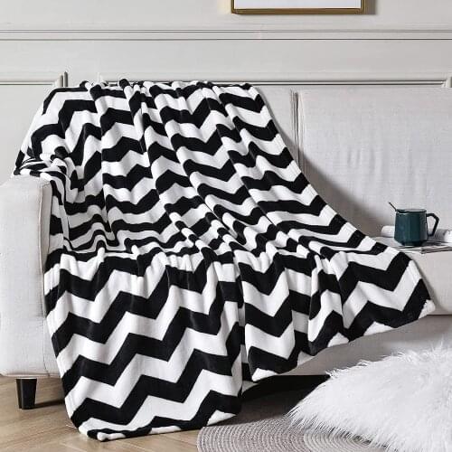 Vessia Large Flannel Fleece Plush Throw Blanket- Black and White Chevron Pattern Brushed Microfiber Bed Blanket, All Seasons