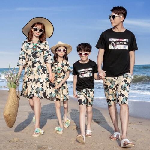 Family Summer 2020 Mother Daughter Dresses Beach Family Clothing Father Son Boys T-Shirt +shorts Mum and Daughter dress Clothes