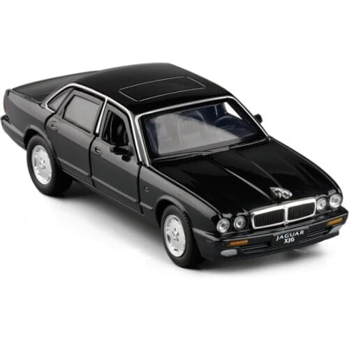 1: 32 is suitable for Jaguar XJ6 classic car leopard head alloy car model six open acousto-optic model Childrens Toys