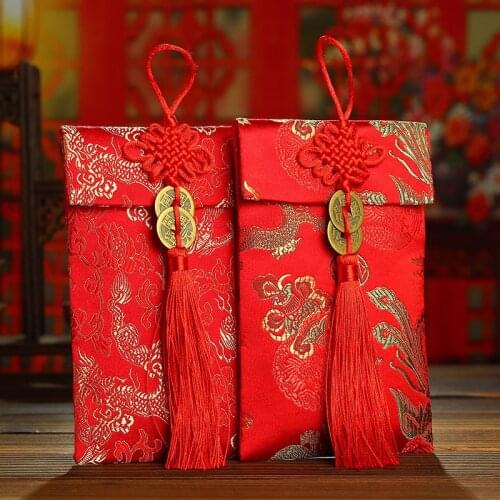 2pcs/lot Plum blossom/Dragon/Phoinex Embroidery Chinese Traditional Red Wedding/New Year Suppliers Red Envelope Happy Bags