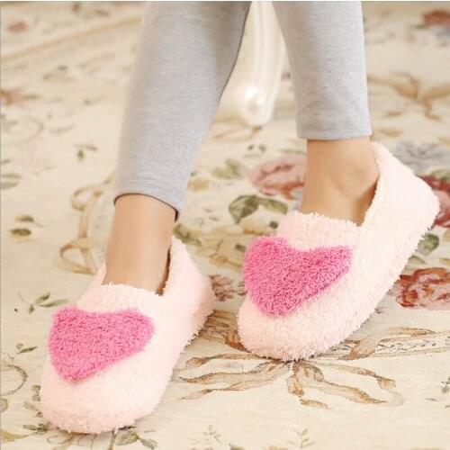 Lovely Ladies Home Floor Soft Women Indoor Slippers Outsole Comfortable Big Heart Decor Shoes Female Cashmere Warm Casual Shoes