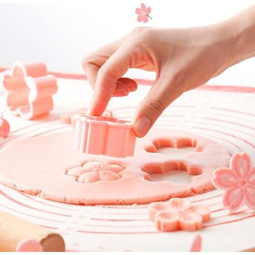 5pcs/set Sakura Cookie Mold Stamp Biscuit Mold Cutter Pink Cherry Blossom Mold Flower Charm DIY Floral Mold Fondant Baking Tool