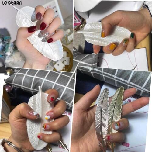 Nail Display Tip Holder Leaf Feather Practice Training Display Stand Vintage Metal Manicure Salon DIY Nail Art Showing Tools