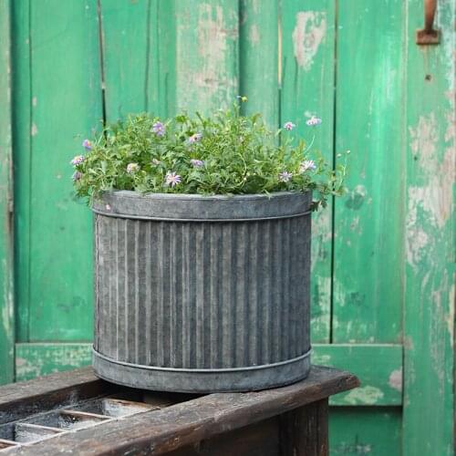 Set of 2 pieces handicraft retro vintage galvanized metal round decorative bucket