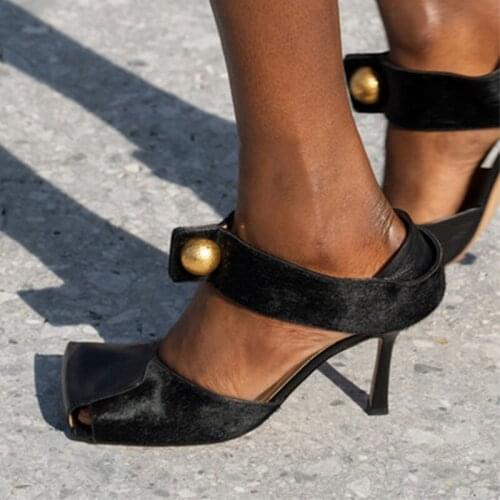 Akamatsu Leather Pumps