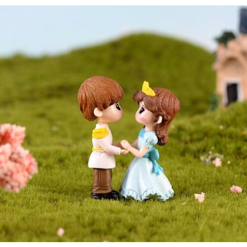 ZOCDOU 2 Pieces Personality Couple Little Prince Princess Dating Couple Ornament Small Statue Little Figurine Crafts Home Dec