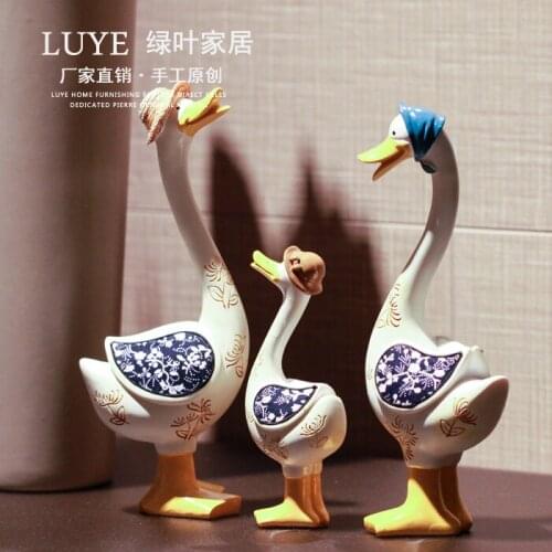Three lovely ducks in the bird family Duck duck resin decoration living room TV cabinet cabinet shelf Home Bedroom Decor study
