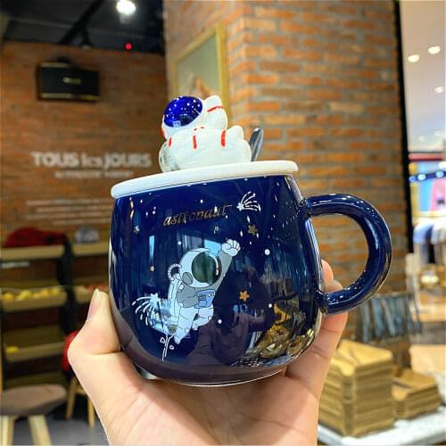 Creative Astronaut Planet Mugs Cartoon Ceramic Coffee Milk Cup Home Office Drinking Cups Set Spoon with Lid Personality Gift
