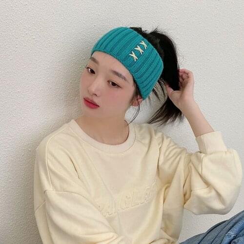 2021 Women Solid Color Headwear Knit Hat Widened Empty Top With A Pony Hat Knit Hat Hot