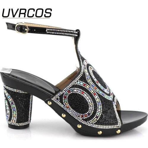 Black Color Women Summer Slip on Low Heels Women Shoe Decorated with Rhinestone African Women Pumps Fashion Niogerian Women Shoe